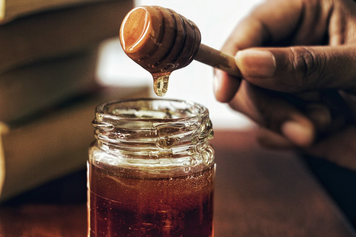 Madu Murni: Energi dan Stamina Jangka Panjang